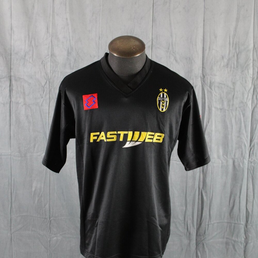 Juventus Jersey (VTG) - 2001 Away jersey by Lotto - Men's Large